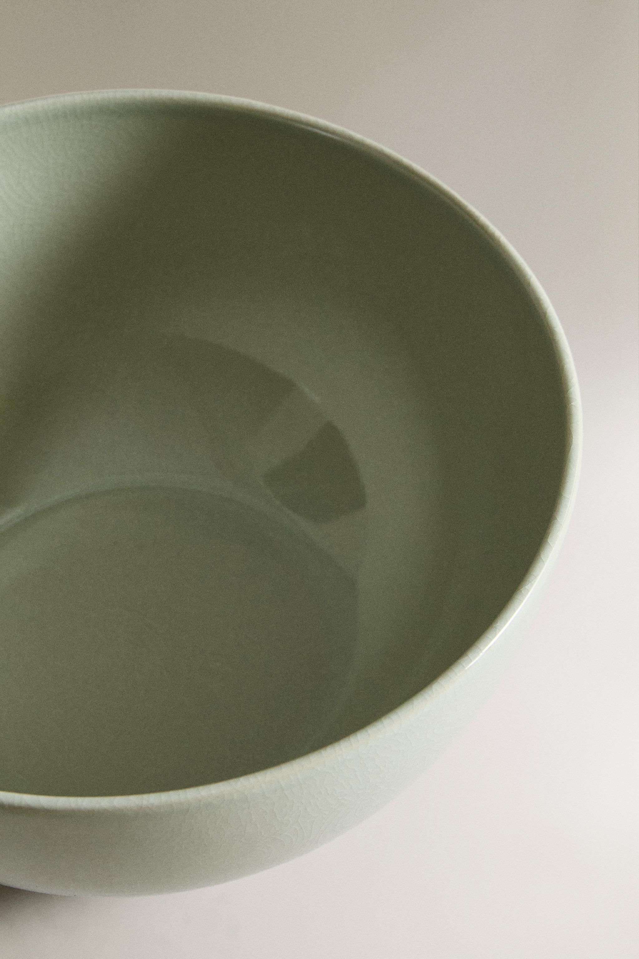 GLAZED STONEWARE SALAD BOWL